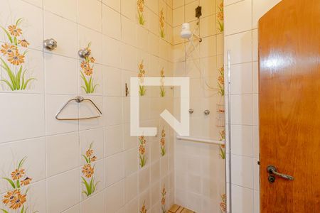 Casa à venda com 400m², 3 quartos e 8 vagasBanheiro da Suíte 2 