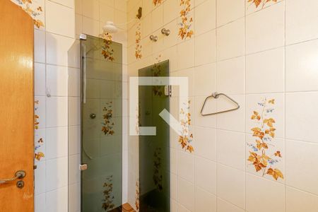 Casa à venda com 400m², 3 quartos e 8 vagasBanheiro da Suíte 1