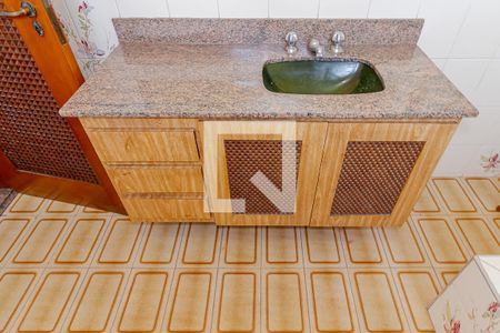 Casa à venda com 400m², 3 quartos e 8 vagasBanheiro da Suíte 2