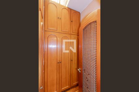 Casa à venda com 400m², 3 quartos e 8 vagasCloset da Suíte 2 