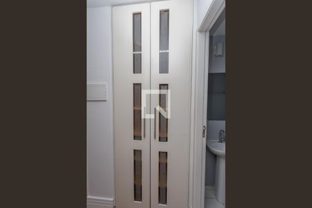 Corredor - armário  de apartamento para alugar com 2 quartos, 48m² em Centro, Diadema