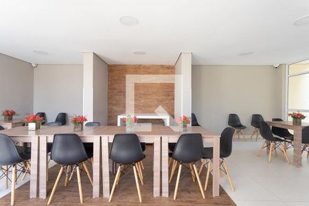 Apartamento para alugar com 48m², 2 quartos e 1 vaga Apartamento para alugar com 48m², 2 quartos e 1 vagaÁrea comum - Salão de festas