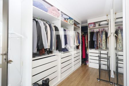 Apartamento para alugar com 205m², 3 quartos e 4 vagasCloset da suíte 1