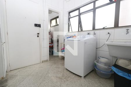 Apartamento para alugar com 205m², 3 quartos e 4 vagasÁrea de Serviço