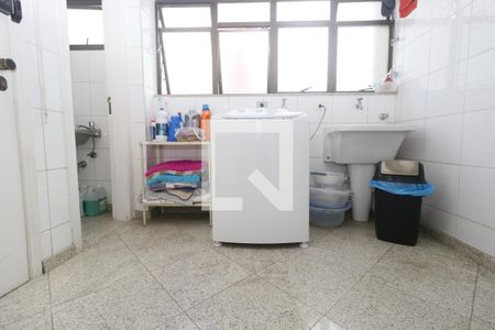 Apartamento para alugar com 205m², 3 quartos e 4 vagasÁrea de Serviço