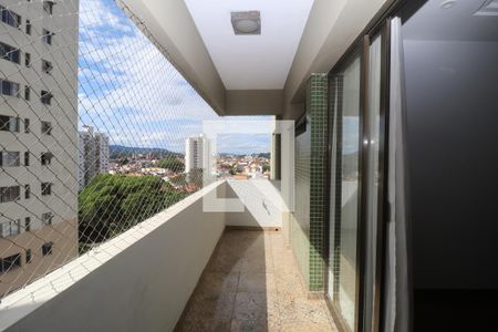 Apartamento para alugar com 205m², 3 quartos e 4 vagasVaranda da sala de jantar