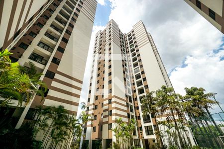 Apartamento à venda com 61m², 2 quartos e 1 vaga Apartamento à venda com 61m², 2 quartos e 1 vagaFachada