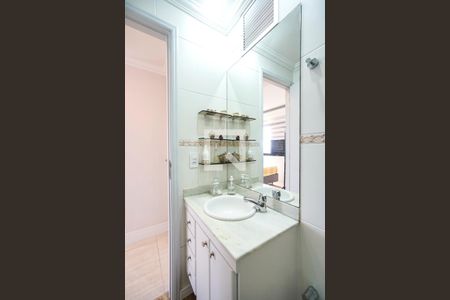 Apartamento à venda com 61m², 2 quartos e 1 vaga Apartamento à venda com 61m², 2 quartos e 1 vagaBanheiro da suíte