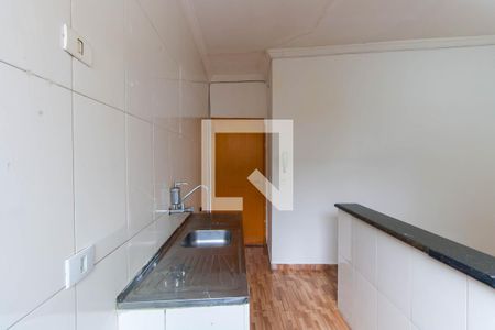 Cozinha de apartamento para alugar com 1 quarto, 40m² em Vila Ema, São Paulo