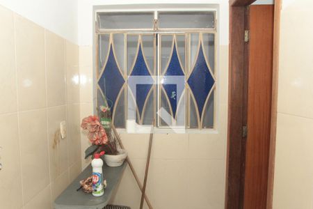 Casa à venda com 90m², 4 quartos e 1 vagaÁrea de serviço 