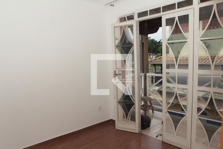 Casa à venda com 90m², 4 quartos e 1 vagaCorredor 