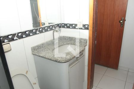 Casa à venda com 90m², 4 quartos e 1 vagaBanheiro 