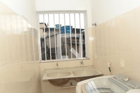 Casa à venda com 90m², 4 quartos e 1 vagaÁrea de serviço 