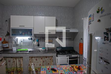 Casa à venda com 90m², 3 quartos e 3 vagas Casa à venda com 90m², 3 quartos e 3 vagascozinha