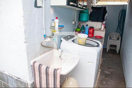 Casa à venda com 90m², 3 quartos e 3 vagas Casa à venda com 90m², 3 quartos e 3 vagasárea de serviço