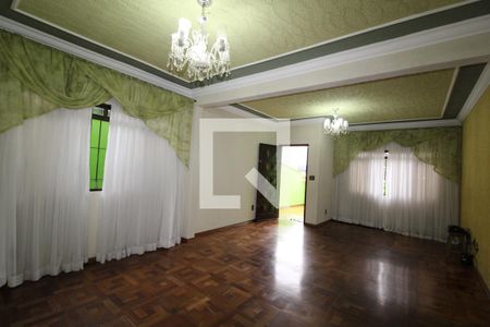 Sala de casa para alugar com 4 quartos, 250m² em Jardim Santa Adélia, São Paulo