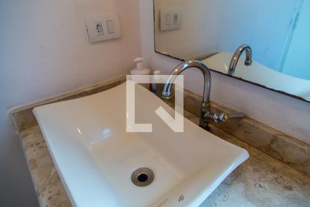 Casa à venda com 300m², 4 quartos e 4 vagasLavabo - Detalhe