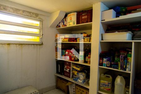 Casa à venda com 300m², 4 quartos e 4 vagasDespensa