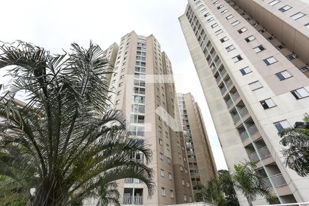 Apartamento para alugar com 57m², 2 quartos e 1 vaga Apartamento para alugar com 57m², 2 quartos e 1 vagaFachada