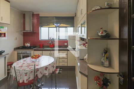 Casa à venda com 141m², 3 quartos e 2 vagasCozinha