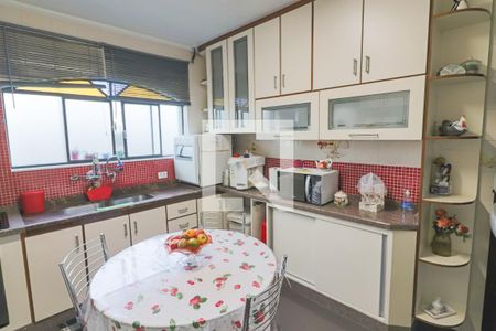 Casa à venda com 141m², 3 quartos e 2 vagasCozinha