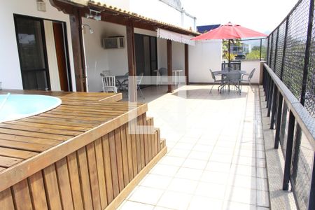 Apartamento à venda com 195m², 2 quartos e 2 vagasÁrea externa