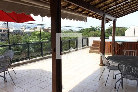 Apartamento à venda com 195m², 2 quartos e 2 vagasÁrea externa