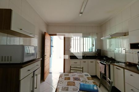 Casa à venda com 120m², 3 quartos e 2 vagas Casa à venda com 120m², 3 quartos e 2 vagasCozinha
