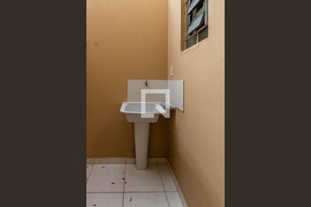 Casa para alugar com 30m², 1 quarto e sem vagaÁrea de Serviço