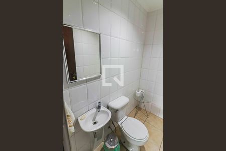 Casa à venda com 200m², 4 quartos e 4 vagasBanheiro Serviço