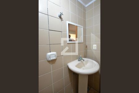 Casa de condomínio à venda com 181m², 3 quartos e 3 vagasBanheiro 2