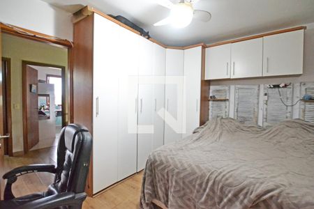 Casa de condomínio à venda com 181m², 3 quartos e 3 vagasSuíte