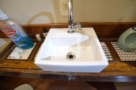 Casa de condomínio à venda com 181m², 3 quartos e 3 vagasLavabo