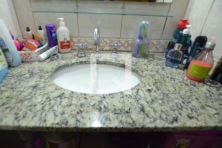 Casa de condomínio à venda com 181m², 3 quartos e 3 vagasBanheiro 1