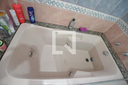 Casa de condomínio à venda com 181m², 3 quartos e 3 vagasBanheiro da Suíte