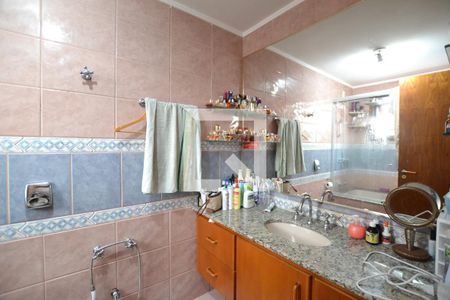 Casa de condomínio à venda com 181m², 3 quartos e 3 vagasBanheiro da Suíte