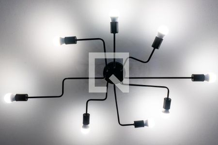 Casa à venda com 237m², 4 quartos e 2 vagas Casa à venda com 237m², 4 quartos e 2 vagasCopa Detalhe