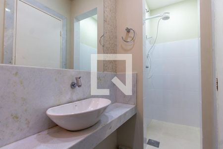Banheiro de apartamento para alugar com 1 quarto, 48m² em Centro, Rio de Janeiro