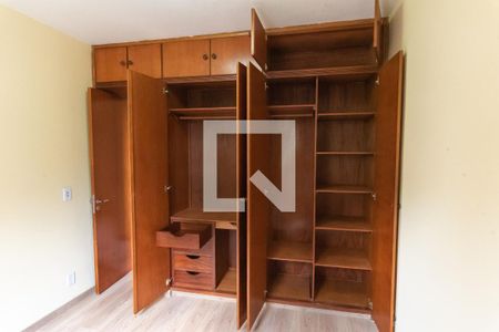 Apartamento para alugar com 75m², 3 quartos e 1 vaga Apartamento para alugar com 75m², 3 quartos e 1 vagaQuarto 2 - Armários