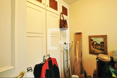 Apartamento à venda com 180m², 3 quartos e 2 vagasQuarto de Serviço