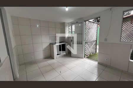 Sala de kitnet/studio para alugar com 1 quarto, 37m² em Recreio dos Bandeirantes, Rio de Janeiro