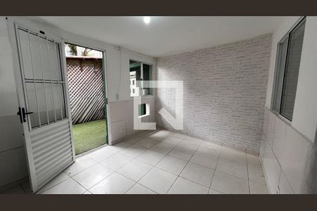 Sala de kitnet/studio para alugar com 1 quarto, 37m² em Recreio dos Bandeirantes, Rio de Janeiro