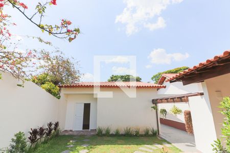 Casa à venda com 180m², 3 quartos e 5 vagasQuintal