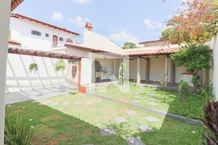 Casa à venda com 180m², 3 quartos e 5 vagasQuintal