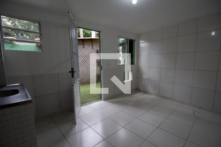 Cozinha de apartamento para alugar com 1 quarto, 37m² em Recreio dos Bandeirantes, Rio de Janeiro