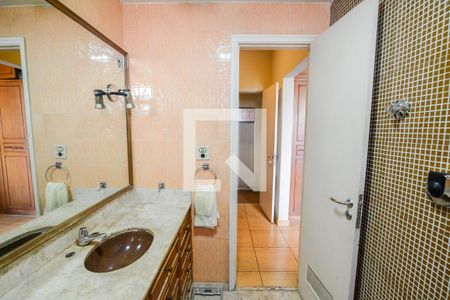 Apartamento à venda com 140m², 4 quartos e 2 vagasBanheiro da Suíte