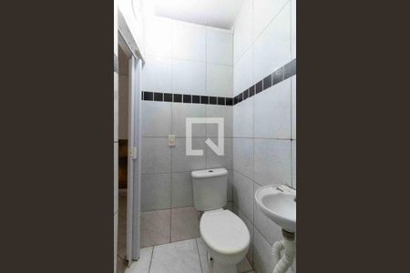 Casa para alugar com 36m², 1 quarto e sem vaga Casa para alugar com 36m², 1 quarto e sem vagaBanheiro