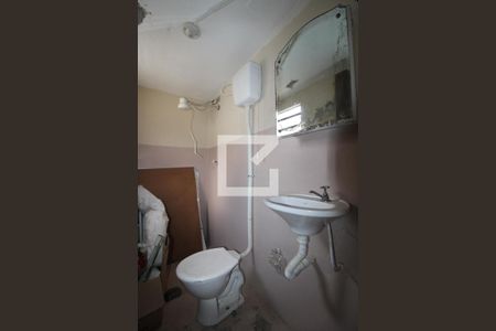 Casa à venda com 310m², 2 quartos e 2 vagasEdícula - Banheiro