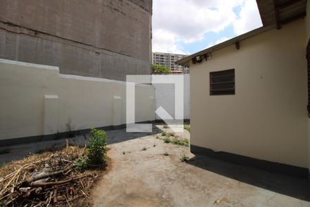 Casa à venda com 310m², 2 quartos e 2 vagasQuintal