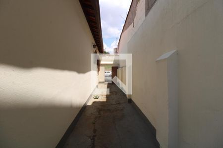 Casa à venda com 310m², 2 quartos e 2 vagasCorredor externo 2